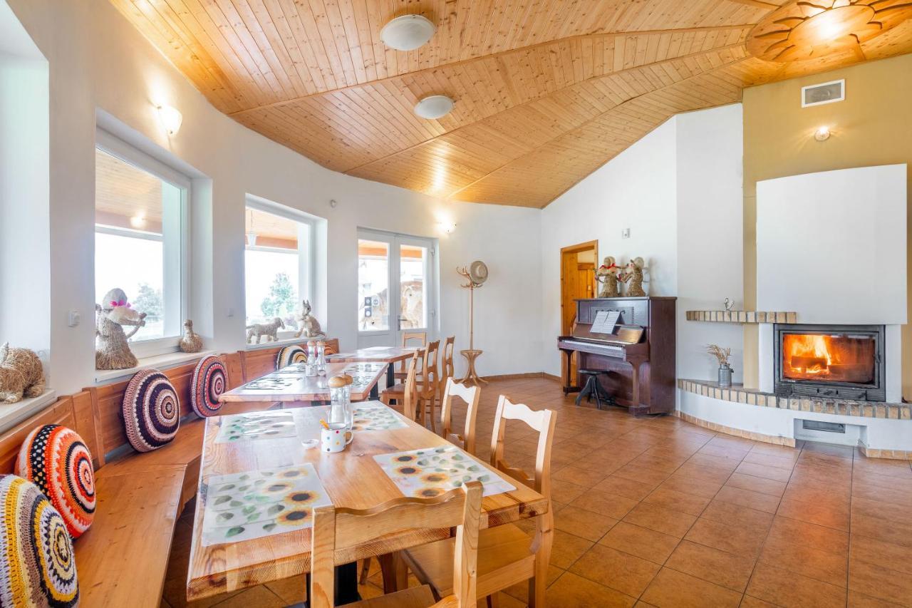 Farma Slunecny Dvur Apartmany A Family Stany Strecha Pod Strechou Hermanuv Mestec Eksteriør bilde